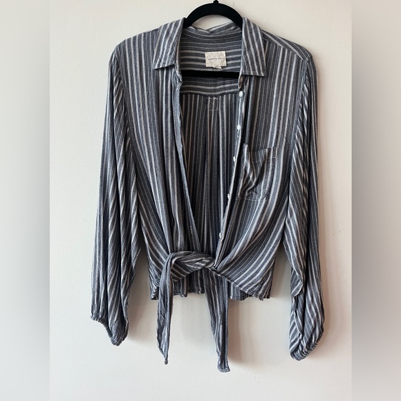 American Eagle Outfitters Tops - AMERICAN EAGLE - Button Up, Size Medium